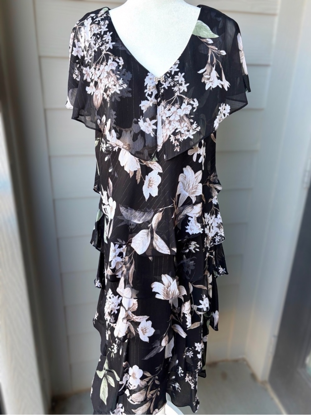 SLNY Black Floral Tiered Chiffon Wedding Guest Dress Size 10